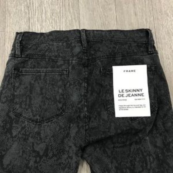 Frame Denim Denim - FRAME DENIM Black Python Print Skinny Jeans
